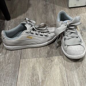 Puma Women's Grey Sneakers